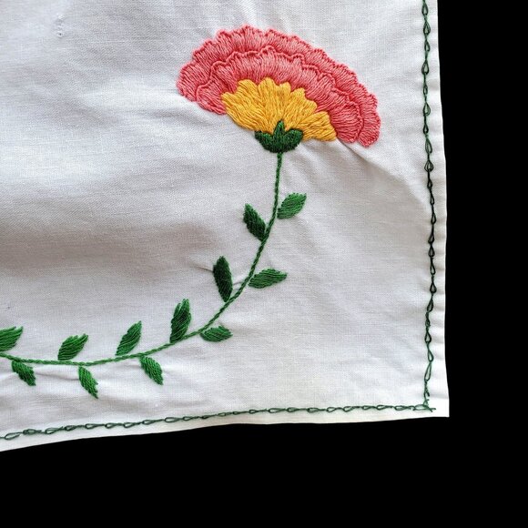 Hand Embroidered White Cotton Table Runner Cloth 21 x 22 Pink Yellow Flowers - Picture 3 of 8